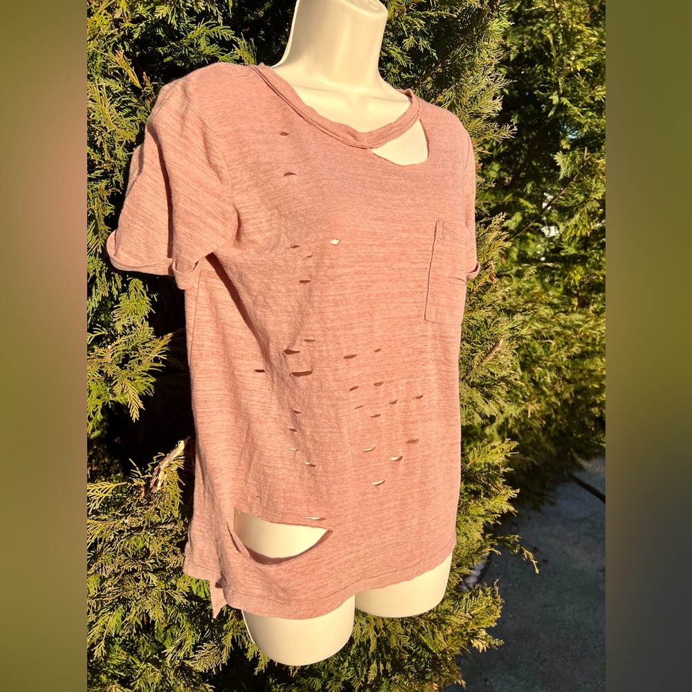 T-shirt women’s size large Emory Park, pink $10